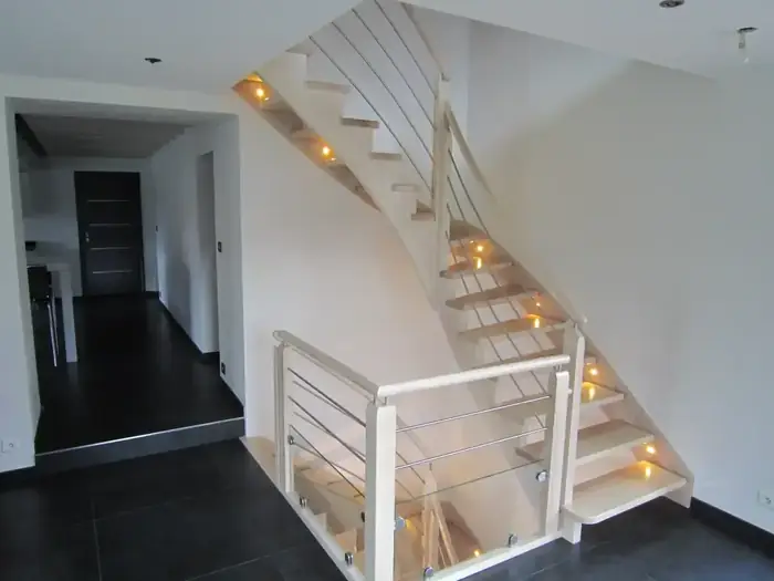 Garde-corps verre et marches débouchantes